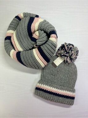 LA Express Women’s Knit Beanie & Scarf Set